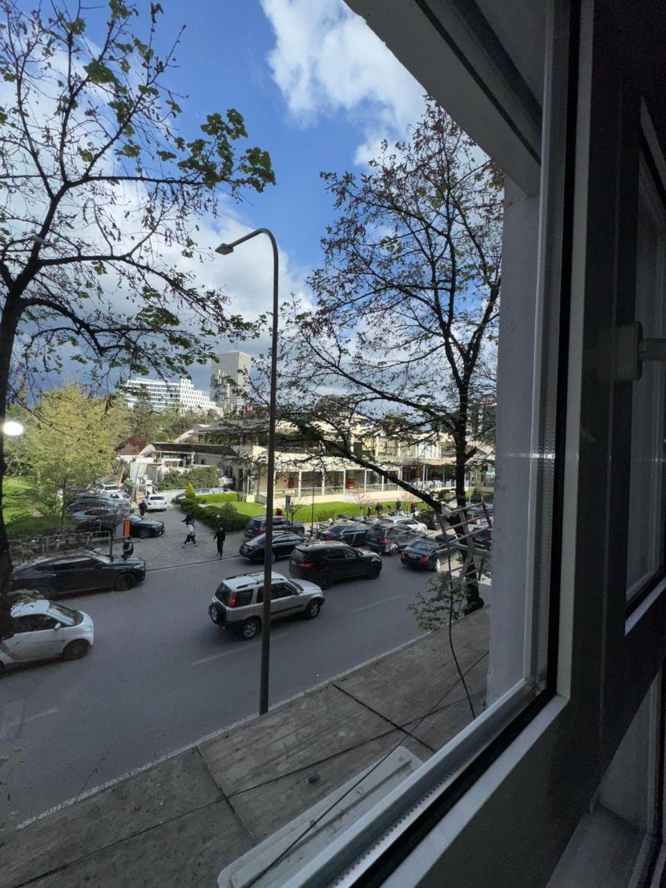 Apartament In Blloku In Front Of Taiwan Tirana Exterior foto